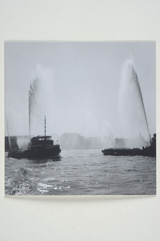 2001.1656; Brandblusshow op het IJ; fotoreportage