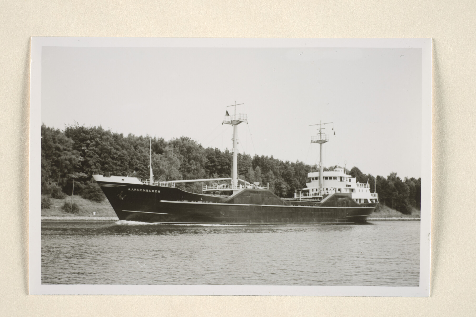 1995.7059; De coaster ms. 'Aardenburgh' van Wm; foto