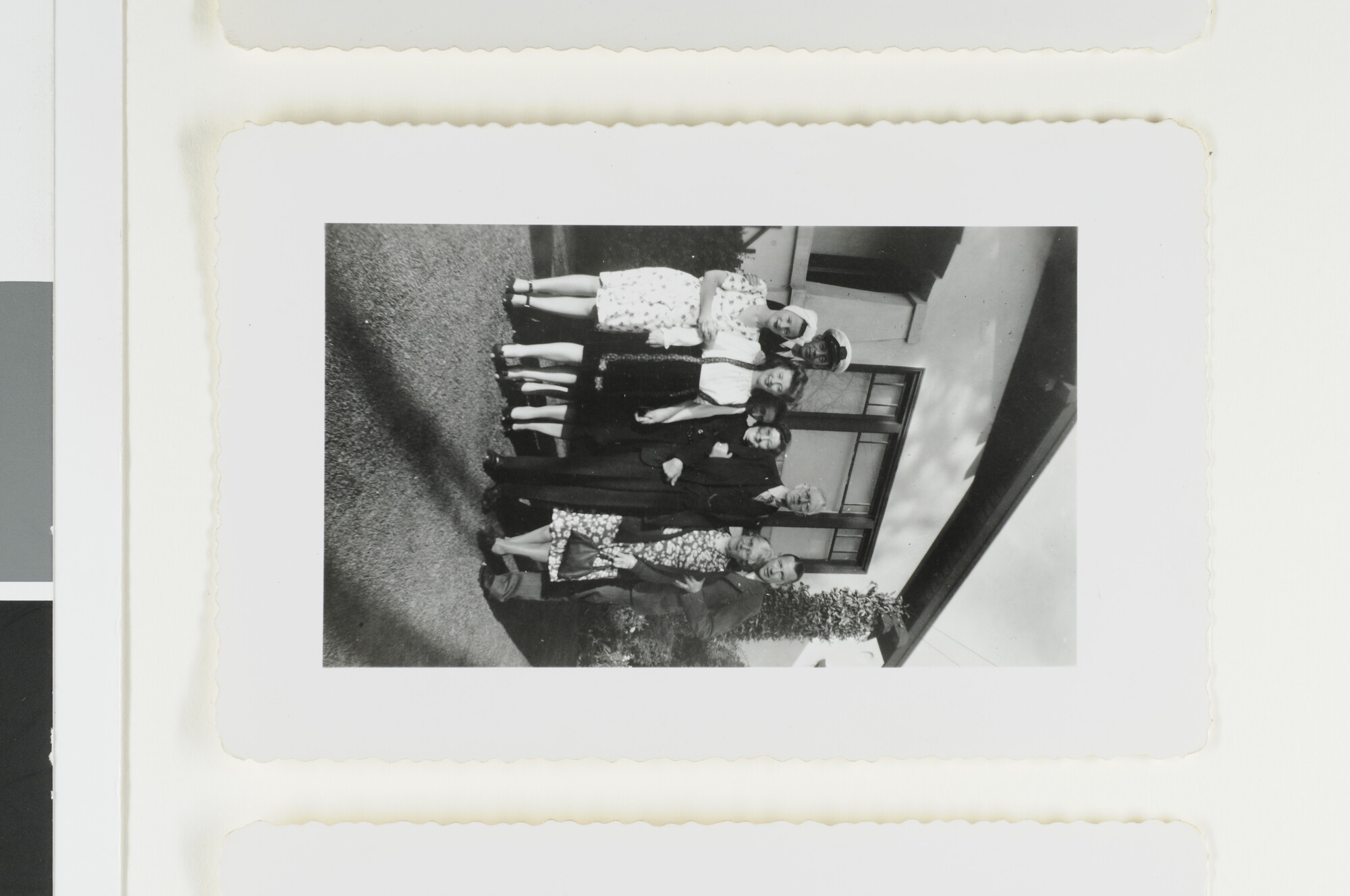 S.5548(108)23; Foto' van marconist J.D. van Schooten en bekenden; fotoreportage