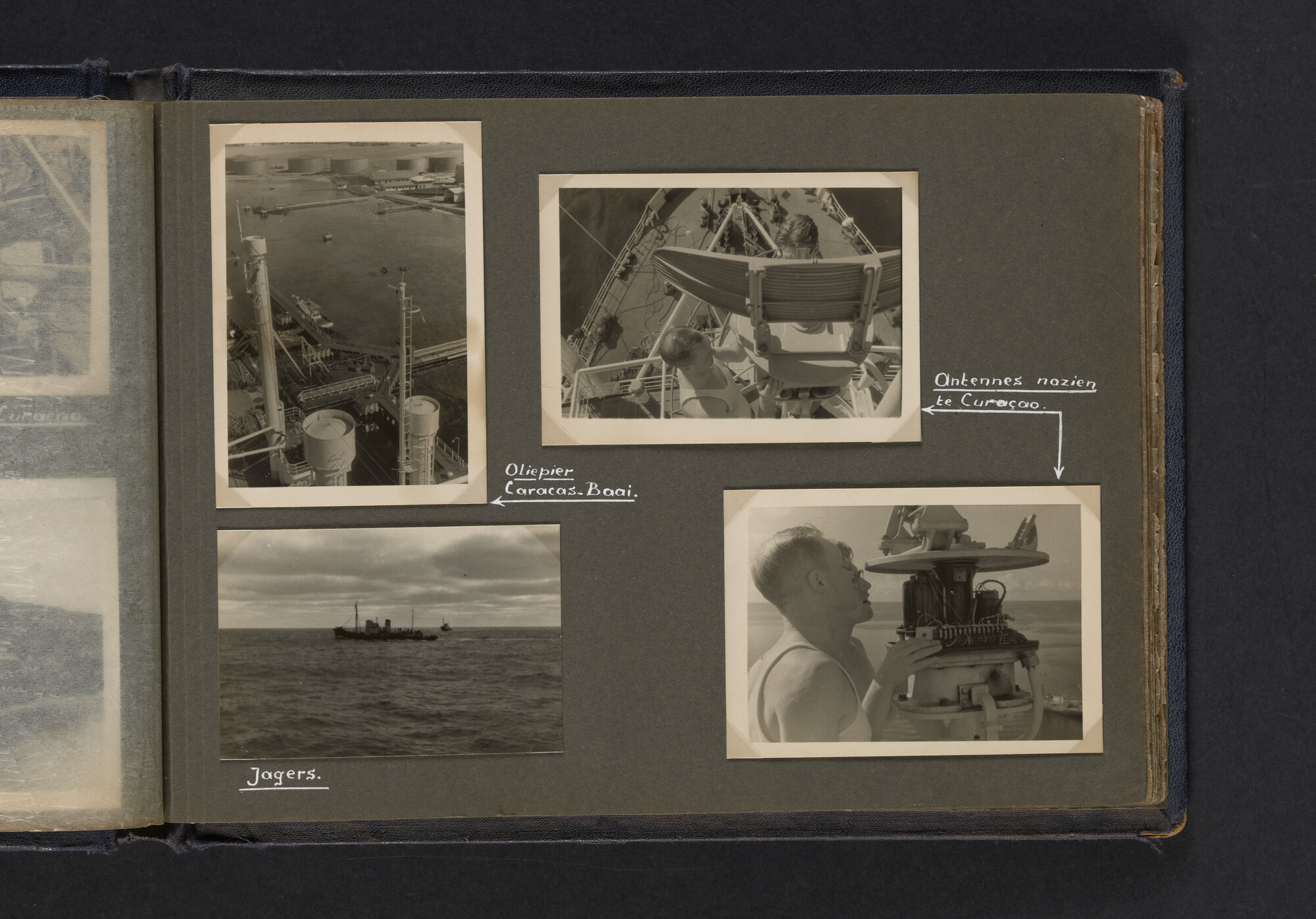 2021.0009; Fotoalbum van Joost Ossewaarde, 4e radiotelegrafist op walvismoederschip Willem Barendsz (II) en walvisjagers, met foto's van vangstseizoenen 1955-1956 en 1956-1957.; fotoalbum