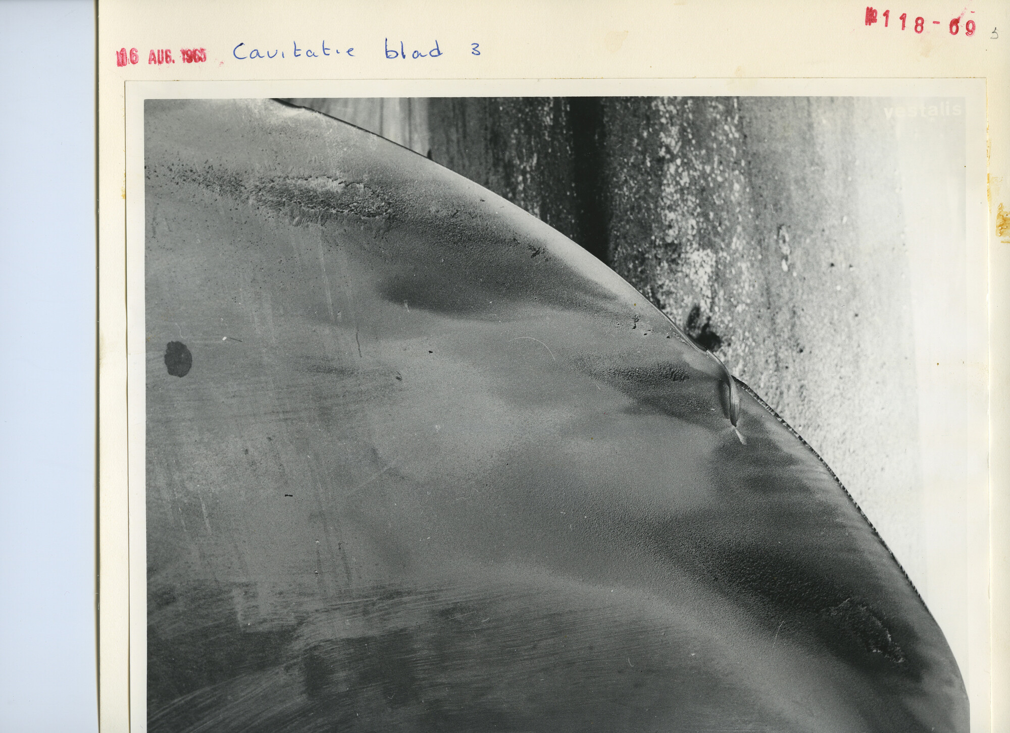 S.5444(4476)6; Foto van cavitatie-erosie aan de schroef van de Vestalis; foto