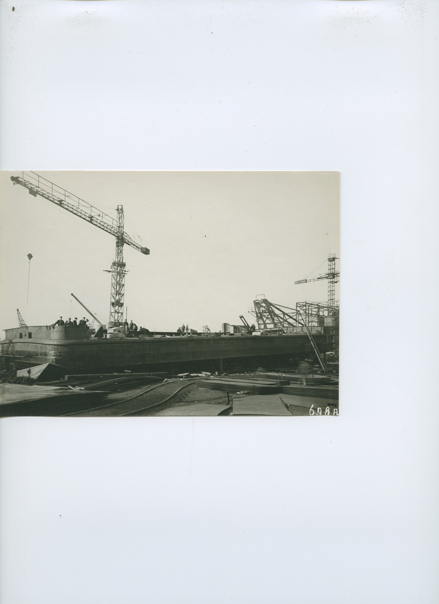 S.6386(114)0116; Foto van kraanponton op de helling; foto