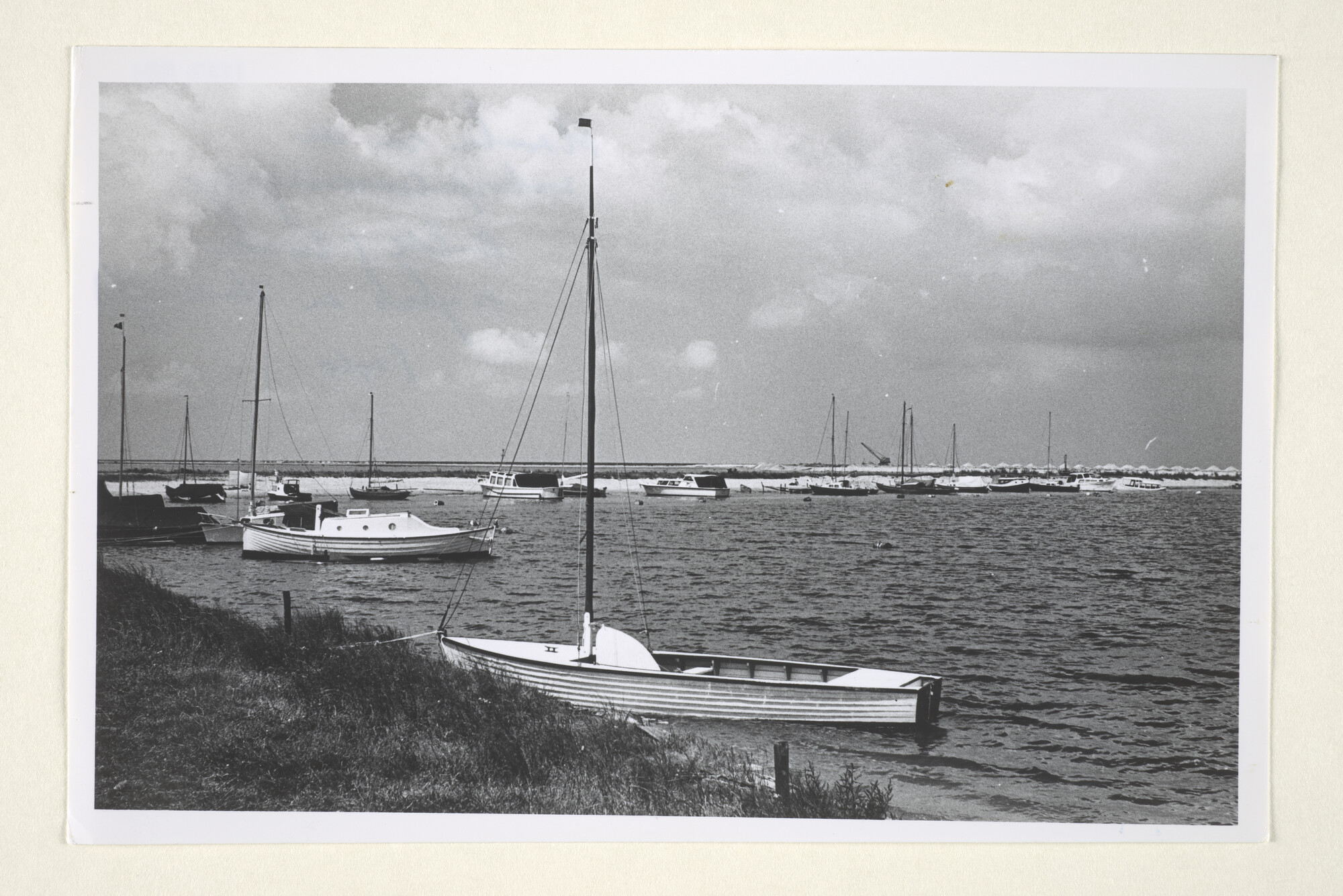 1997.1471; Foto's ligplaatsen en behuizing van de Watersportvereniging Nulde, juni 1968; fotoreportage