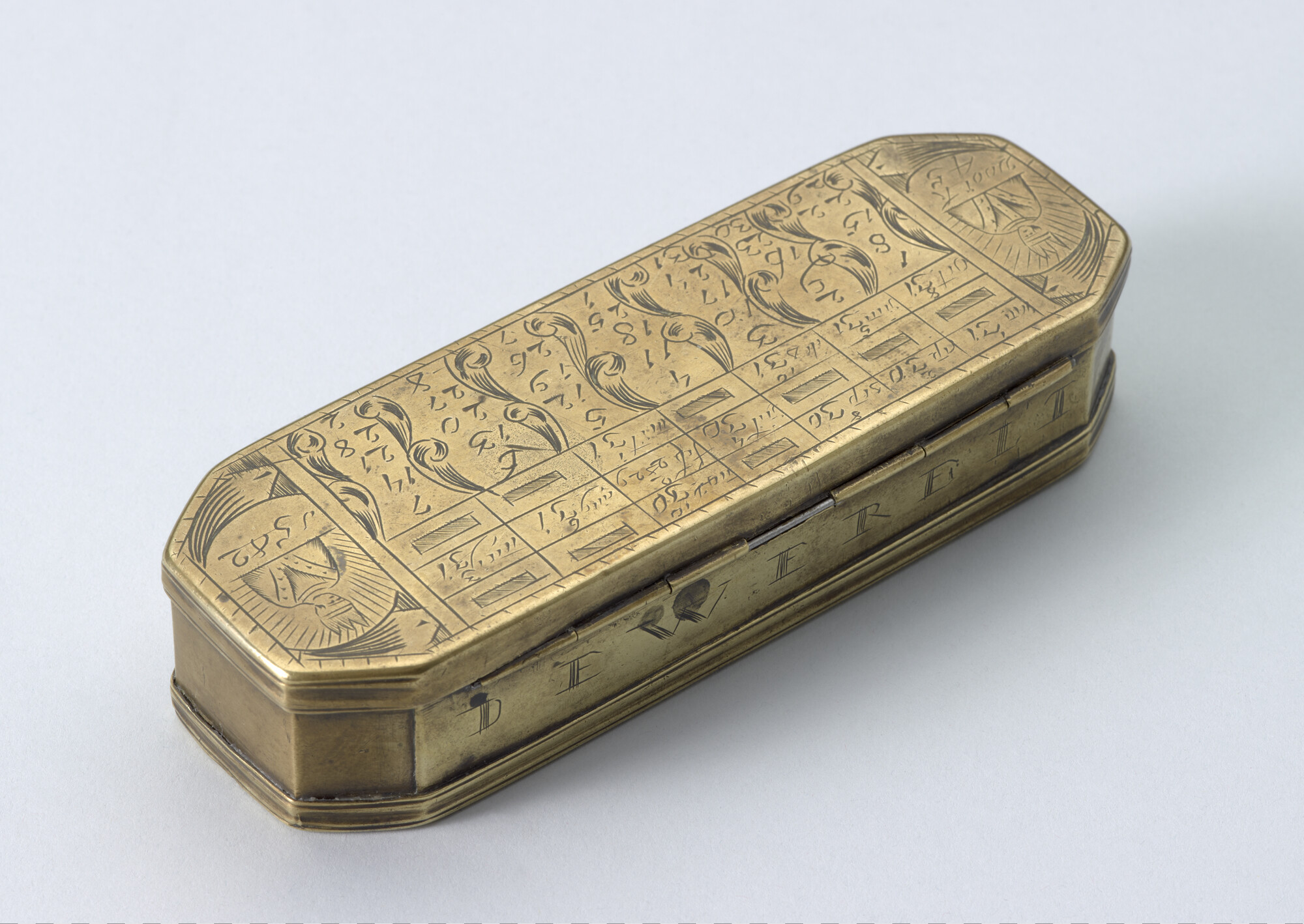 S.4793(023); Tabaksdoos van Pieter Holm, Amsterdam, 1782; tabaksdoos