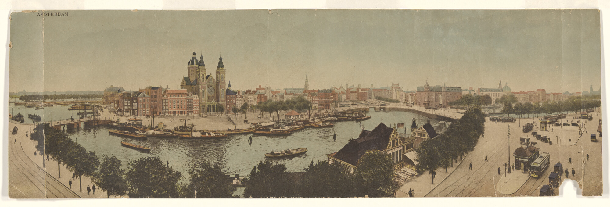 1998.1804; Gezicht op het Open Havenfront en de Prins Hendrikkade te Amsterdam; foto