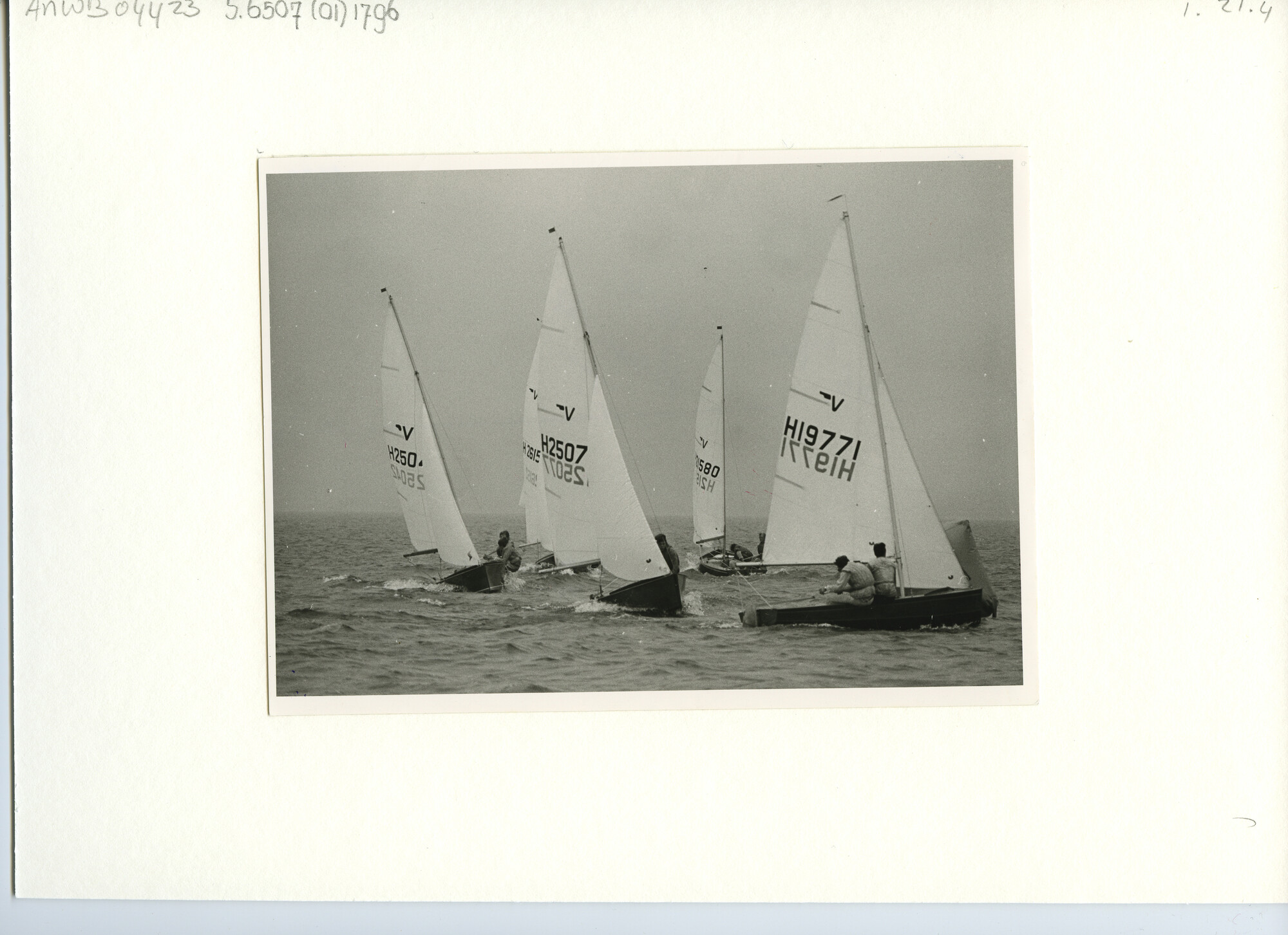 S.6507(01)1796; Foto van een Vaurien; foto