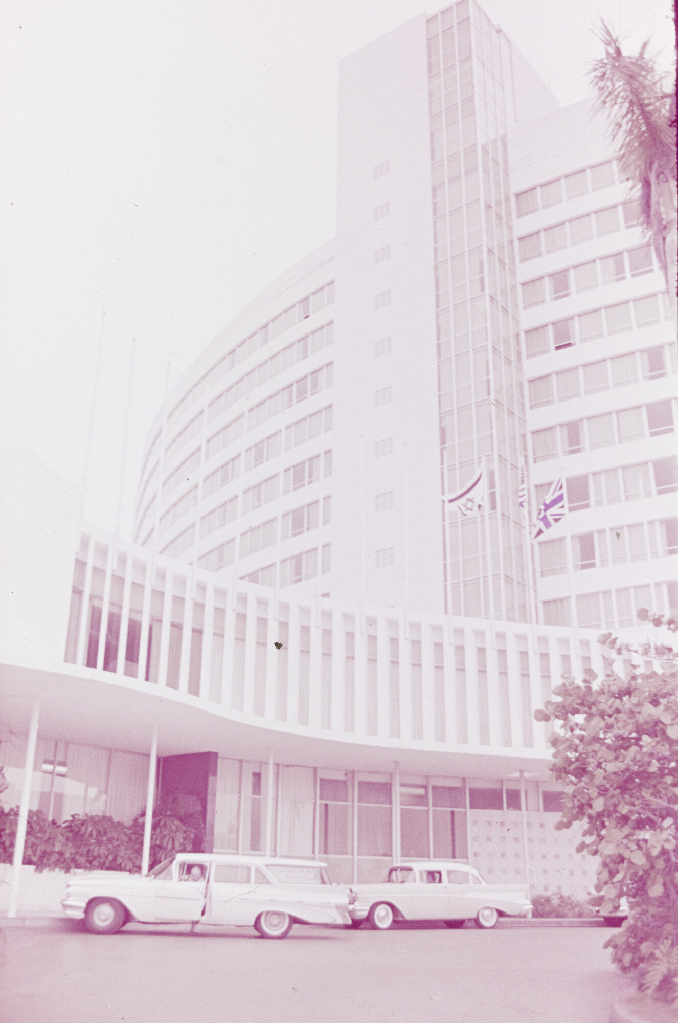 2015.0710; Dia van het aanzicht van het Diplomat Hotel in Miami; diapositief