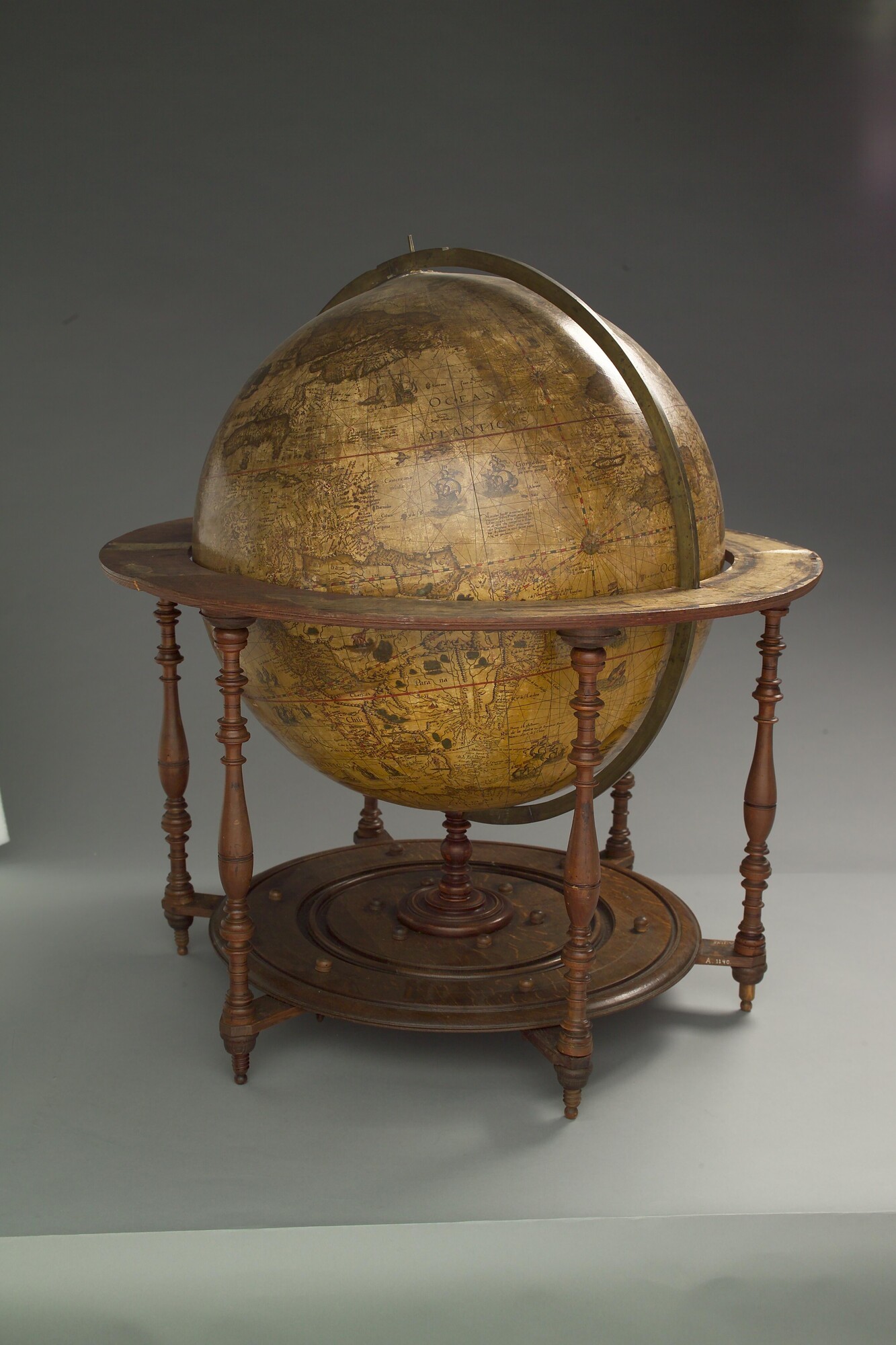 A.1140; Aardglobe van 52,5 cm doorsnede door Jacob Floris van Langren, 1589; globe