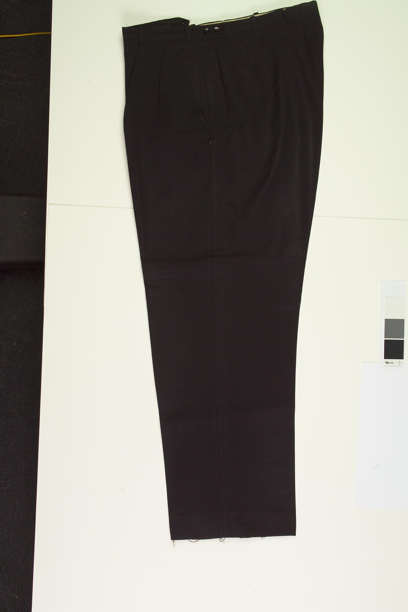 2005.2004; Zwarte uniformbroek; uniform