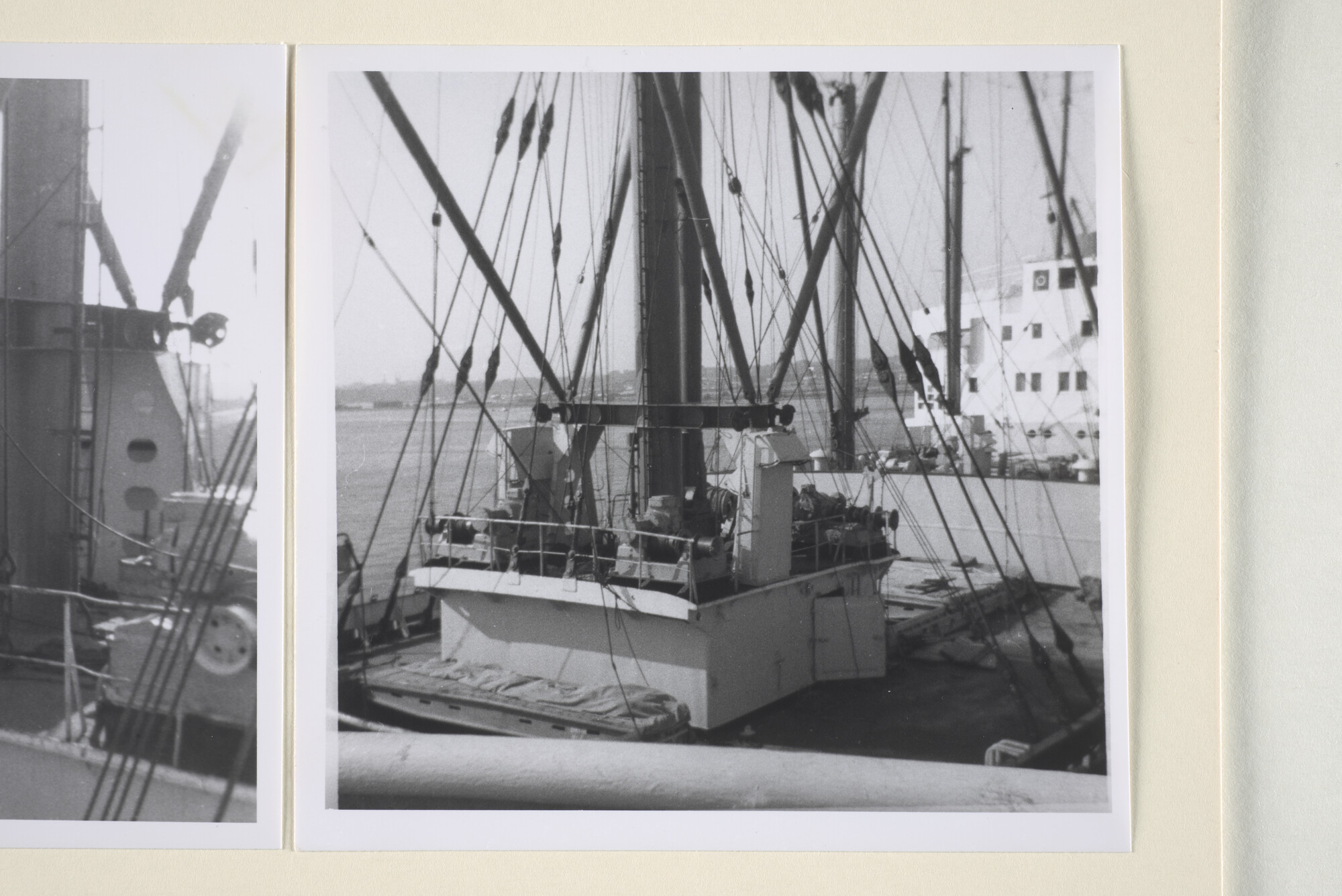 1995.1746; Reproductiefoto's van dekaanzichten a/b vrachtschip ms. Bali van de SMN; fotoreportage