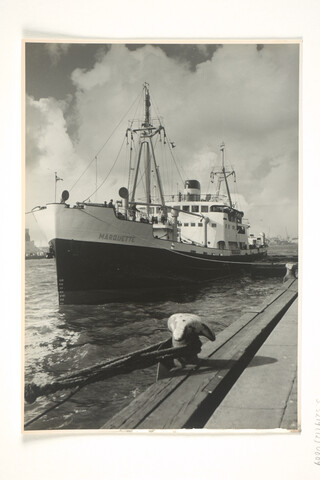 S.5219(12)0609; Foto's van het Franse (Laker) vrachtschip ms. 'Marquette', gebouwd bij de ASM-werf voor de Cyprien Fabre Fraissinet te Marseilles; fotoreportage