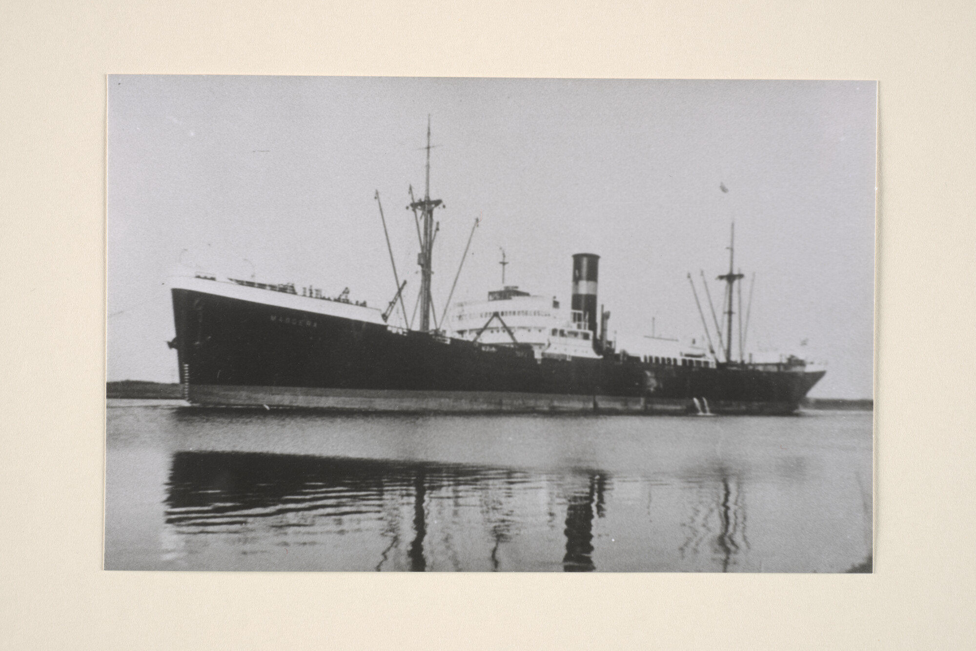 1995.1822; Het vrachtschip ms. 'Madoera' van de SMN; foto