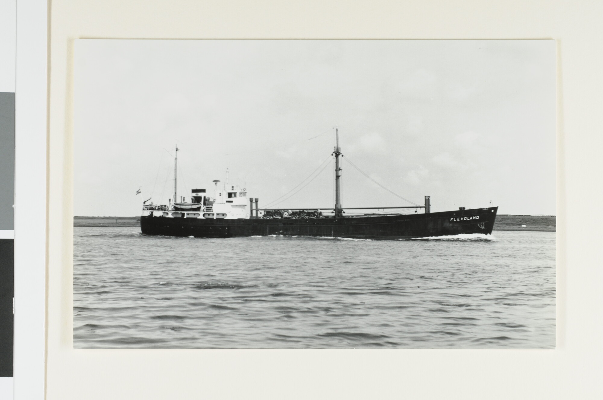 A.4743(43); De coaster ms. 'Flevoland' van de Scheepvaart & Steenkolen Maatschappij; foto