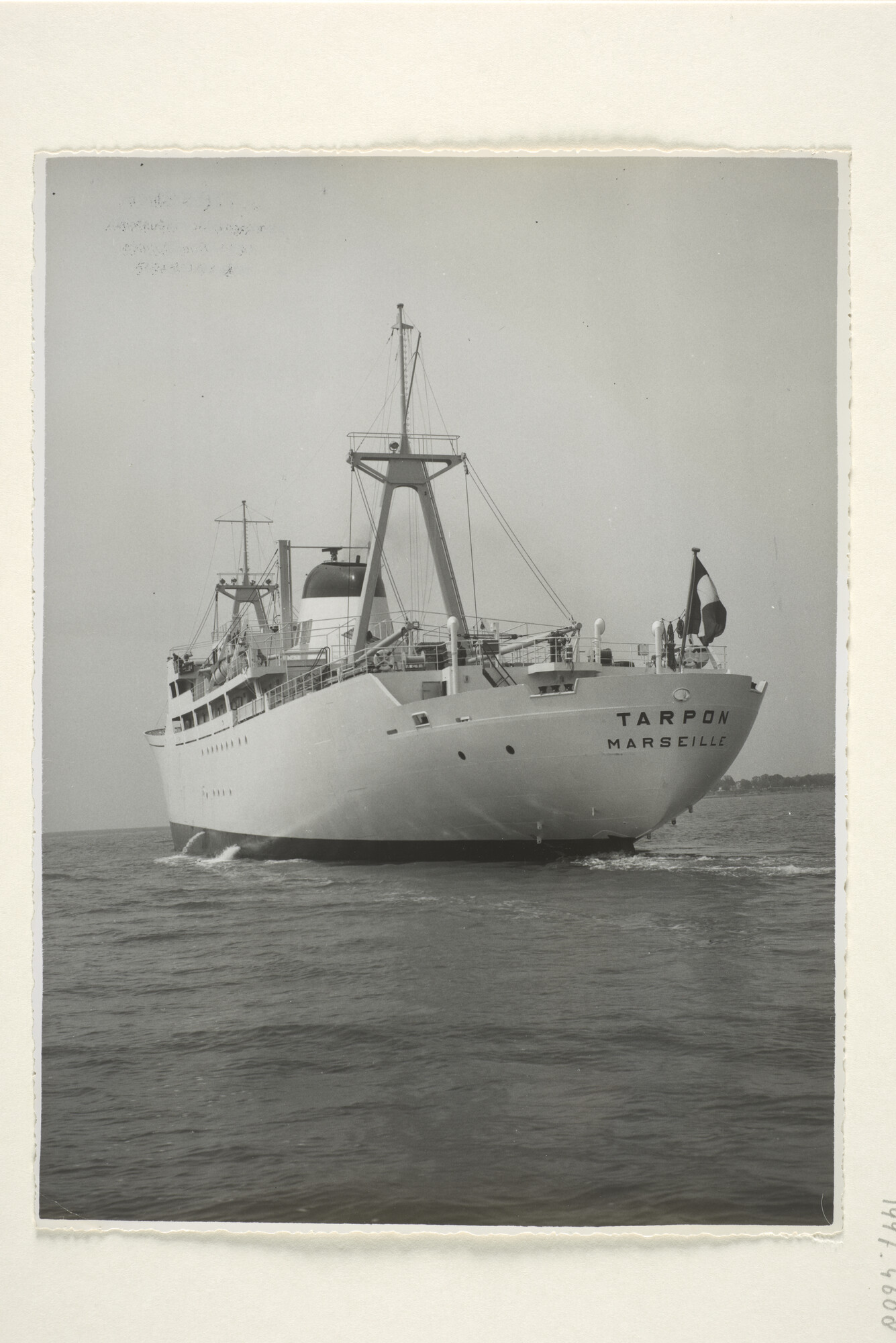 1997.4608; Foto's van het Franse vrachtschip ms. Tarpon van de Société Générale de Transport Maritime uit Marseille; fotoreportage