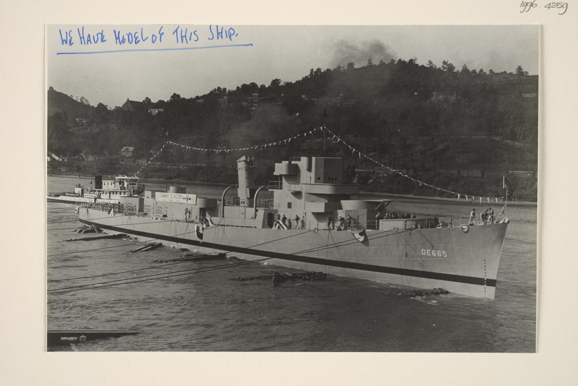 1996.4259; De tewaterlating van de destroyer-escort 'Jenks' (DE 665) bij Dravo Corporation te Wilmington, Delaware (USA), september 1943; foto