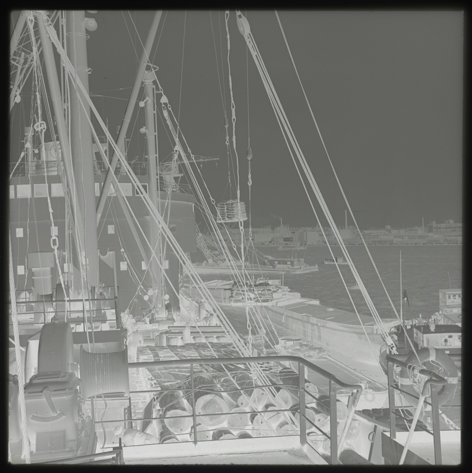 A.5263(02); Negatieven van een reis met het vrachtschip 'Woltersum' van de Stoomvaart; negatief