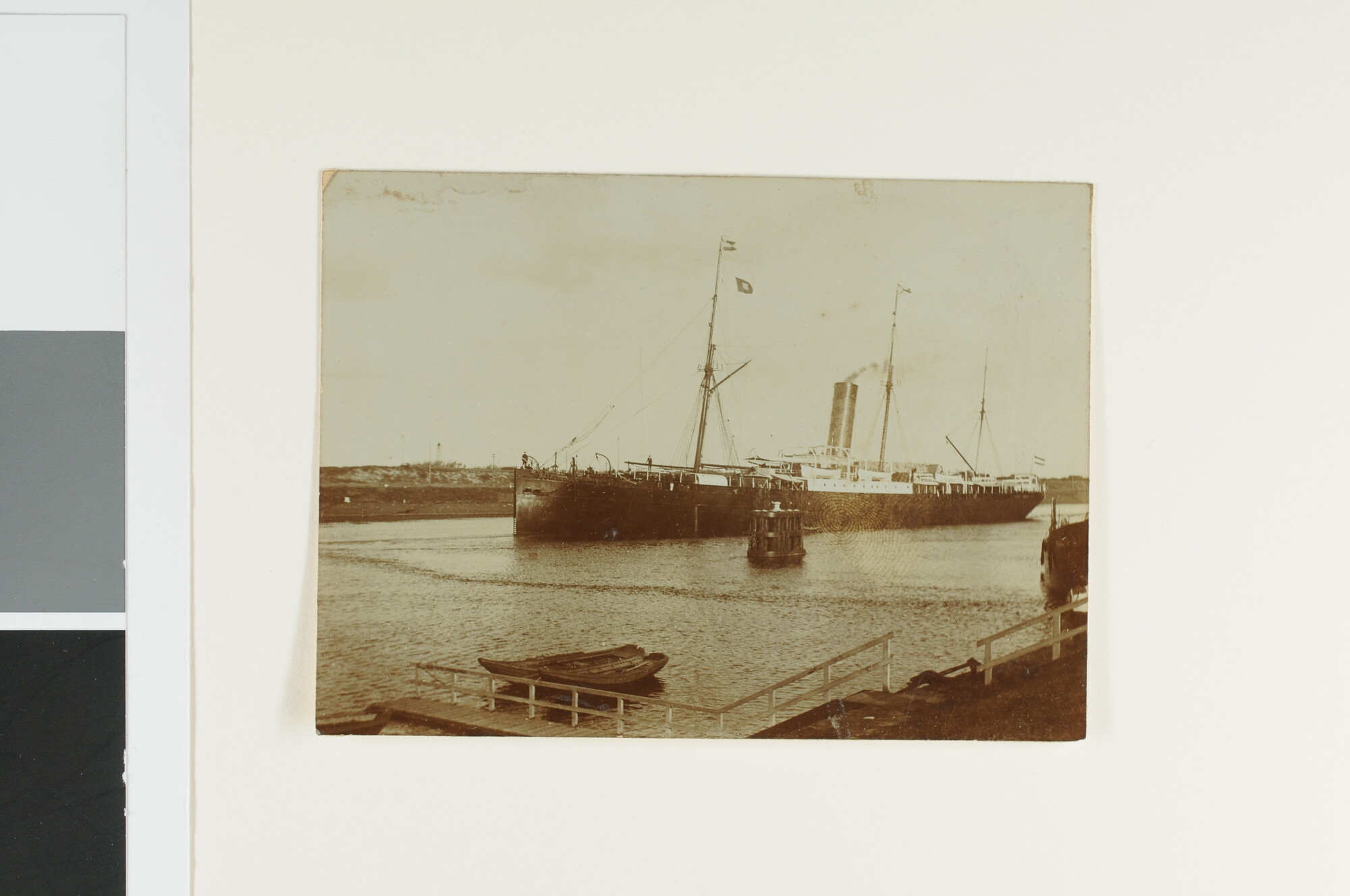 S.5459(13)08; Het vracht-passagiersschip ss. Prinses Amalia van de SMN; foto