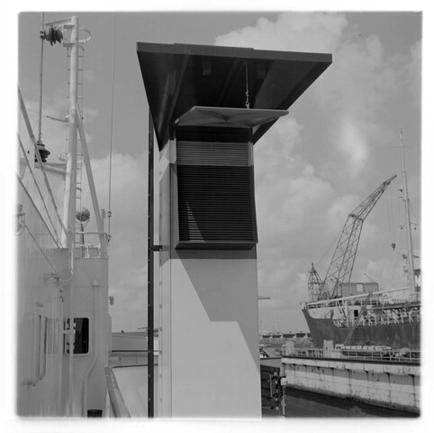 S.5219(12)0636a; Negatieven van het containerschip ms 'Otto Porr' gebouwd op de ASM-werf voor rederij Franz Hagen te Hamburg; negatief