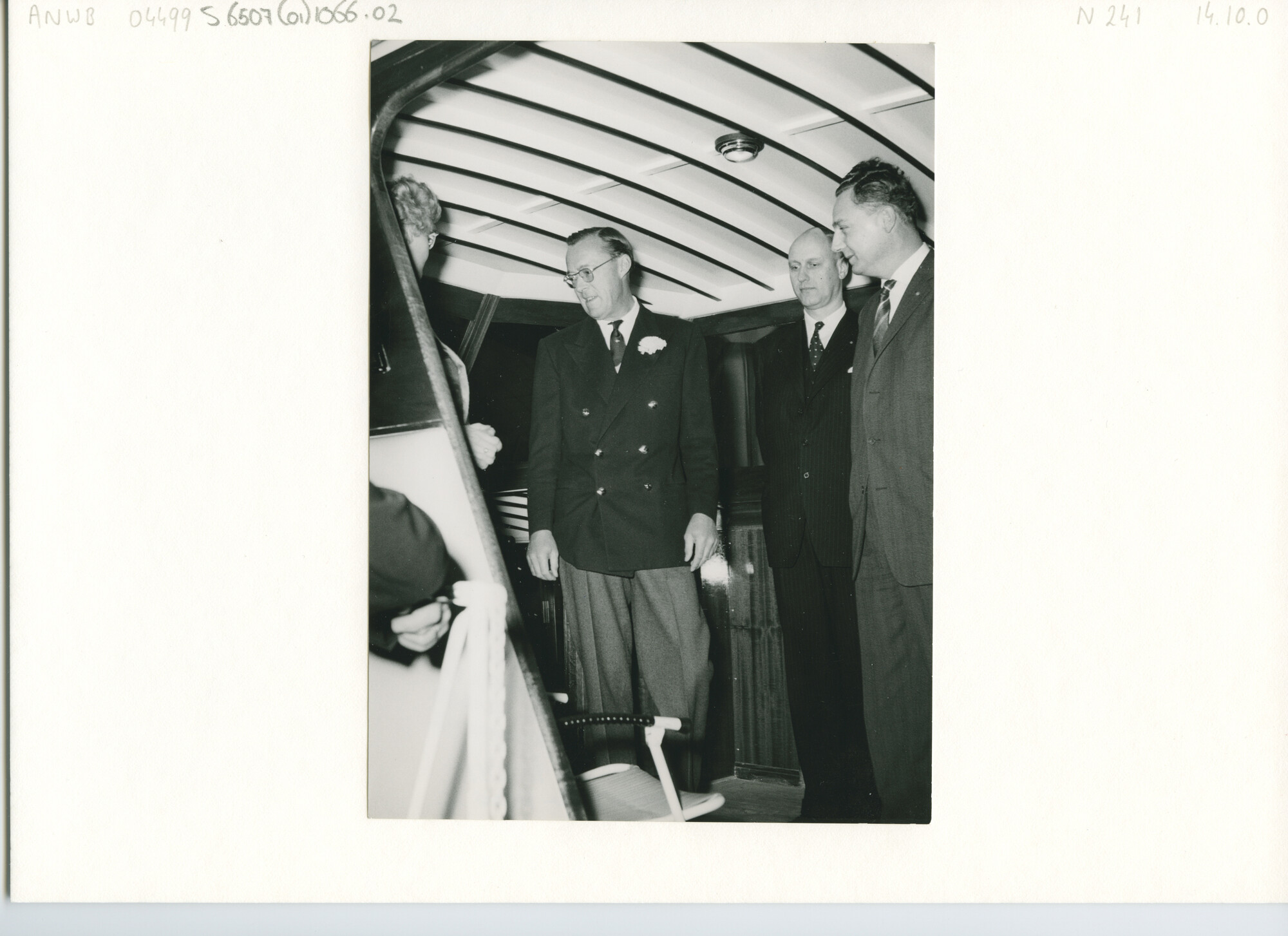 S.6507(01)1066.02; Foto van het bezoek van prins Bernhard aan de HISWA 1960; foto