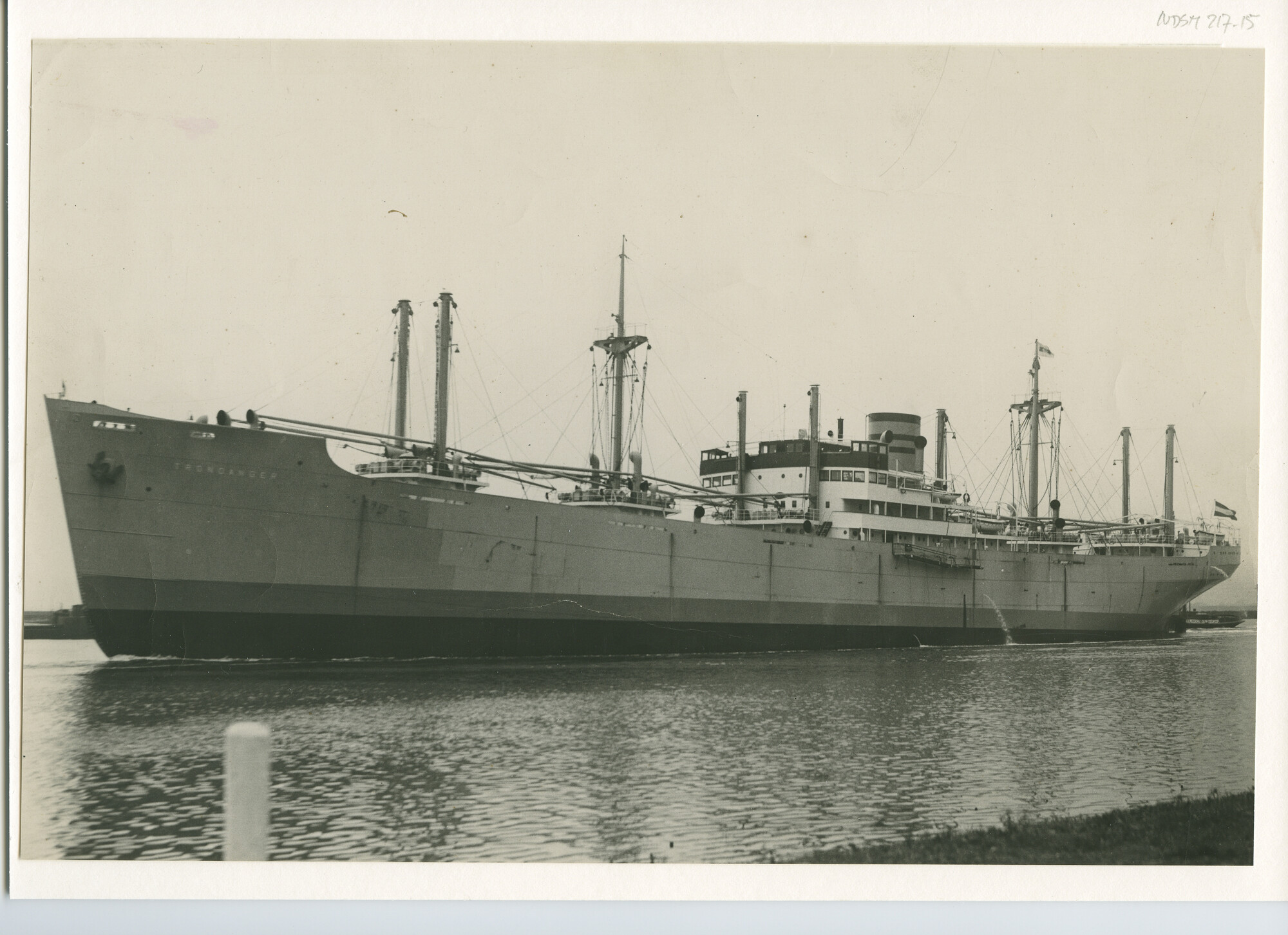 S.5444(0980)2; Foto van de proefvaart van het Noorse vrachtschip ms. Trondanger; foto
