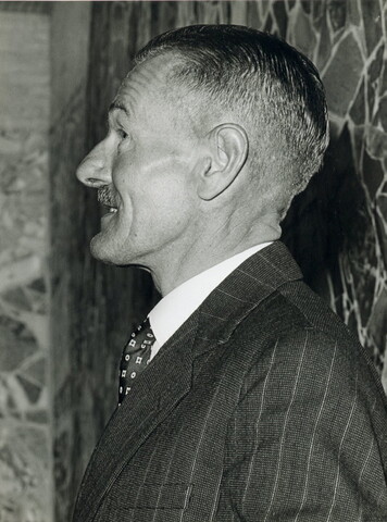 2001.1753; Foto's van de in gebruikneming van het hoofdkantoor van Reederij v/h Gebroeders Goedkoop aan de Westerdoksdijk 40 te Amsterdam in april 1962 [...]; fotoreportage