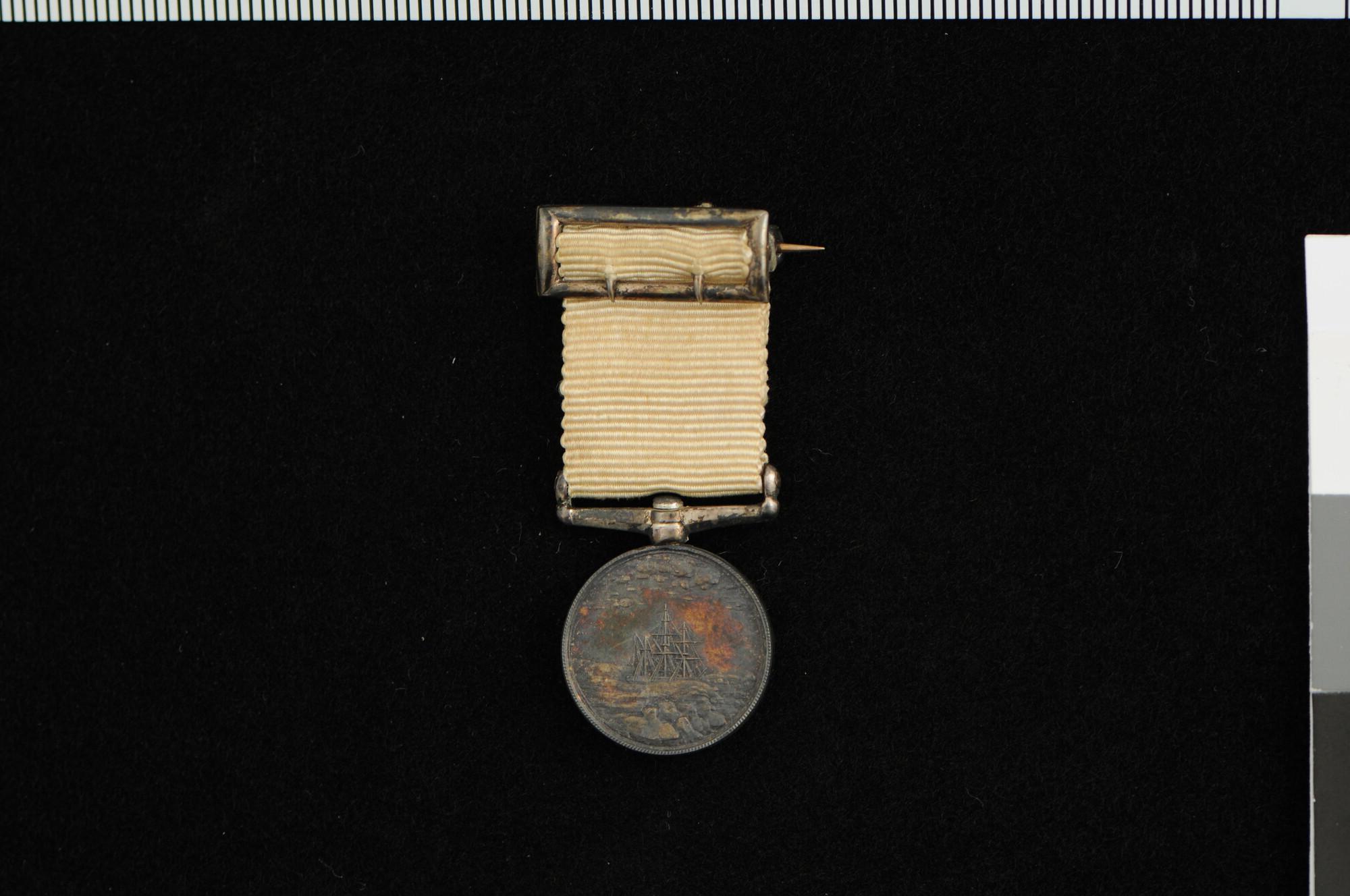 1999.1818; Engelse Arctic Medal, 1875-1876; onderscheiding