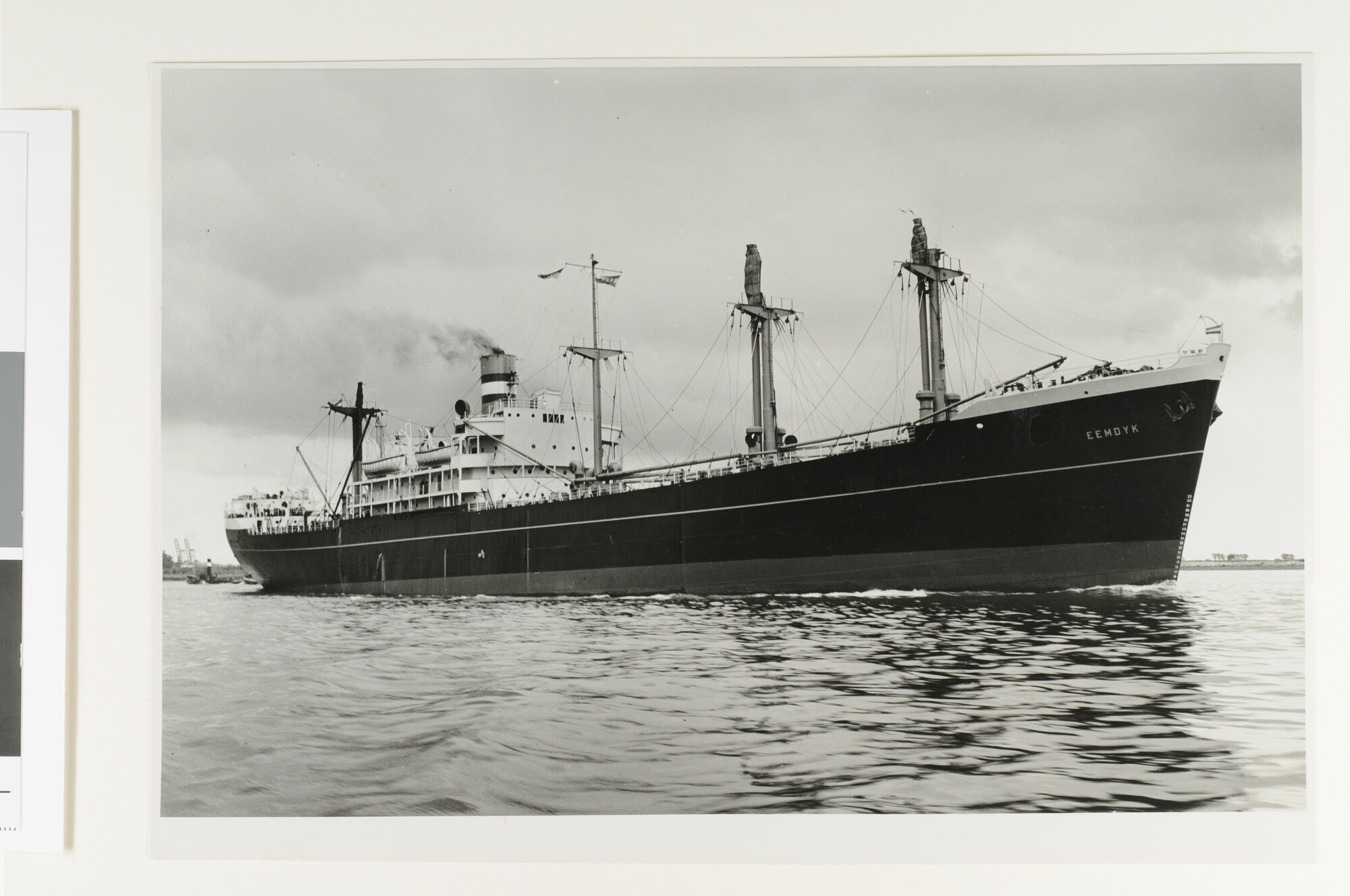 A.4744(25); Het vrachtschip ss. Eemdijk (ex- Empire Albion en ex- Terborch) van; foto