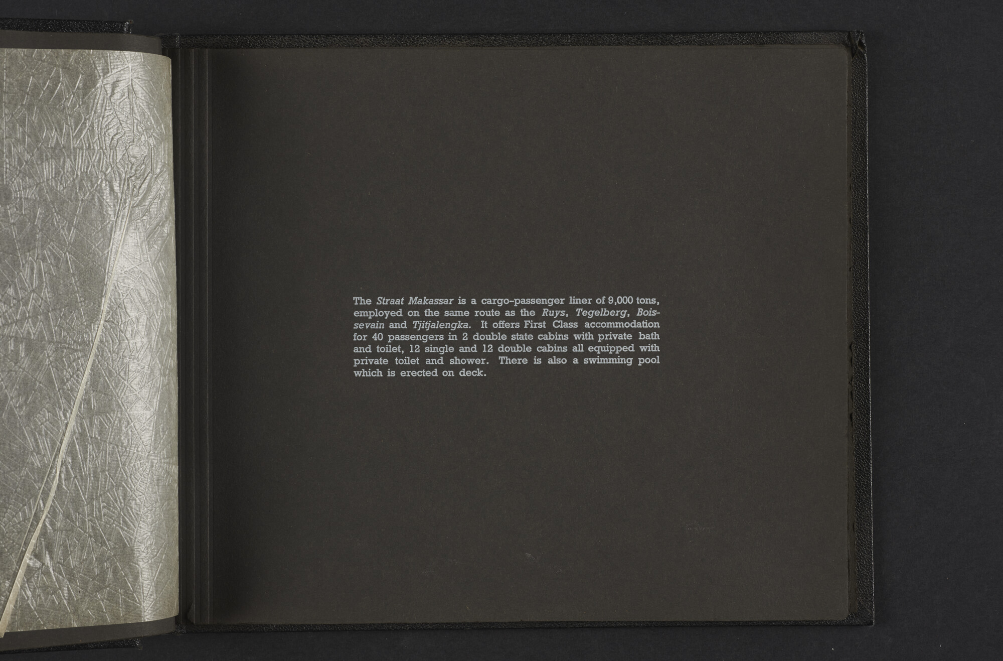 2015.1295; Fotoalbum van de Royal Interocean Lines met (hoofdzakelijk) interieurfoto’s van de Tegelberg, Tjitjalengka en Straat Makassar; fotoalbum
