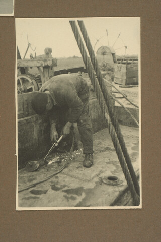 2001.1755; Omslag met vele foto's en knipsels van meest bergingsactiviteiten door Reederij v/h Gebroeders Goedkoop te Amsterdam in de periode 1929 / 1949; omslag