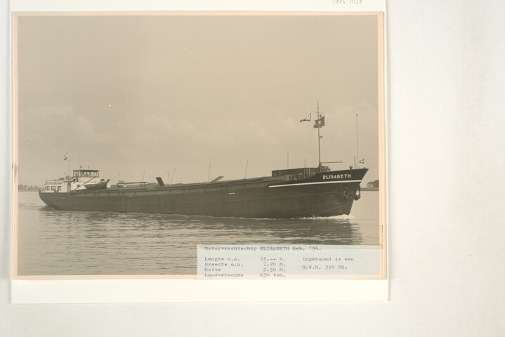 1994.1039; (Voorheen) Album met fotos van bij Scheepswerf Van Goor Monnickendam; fotoalbum