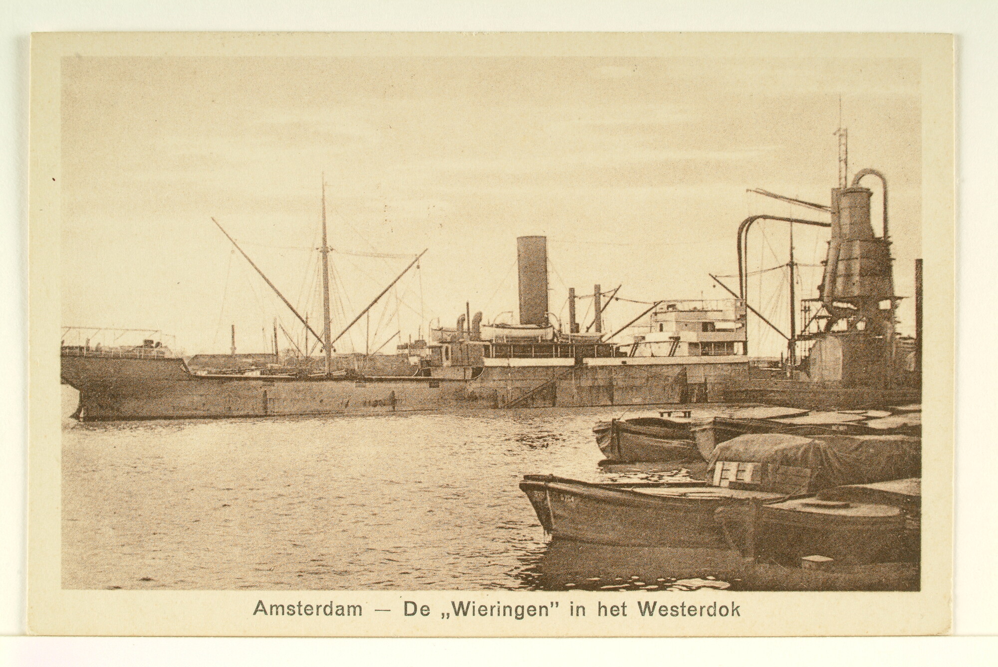 2004.0215; Het vrachtschip'Wieringen'; prentbriefkaart