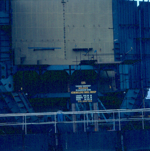 S.9100(3098); Dia met detail gegevens Shell-tanker 'Melania'; diapositief