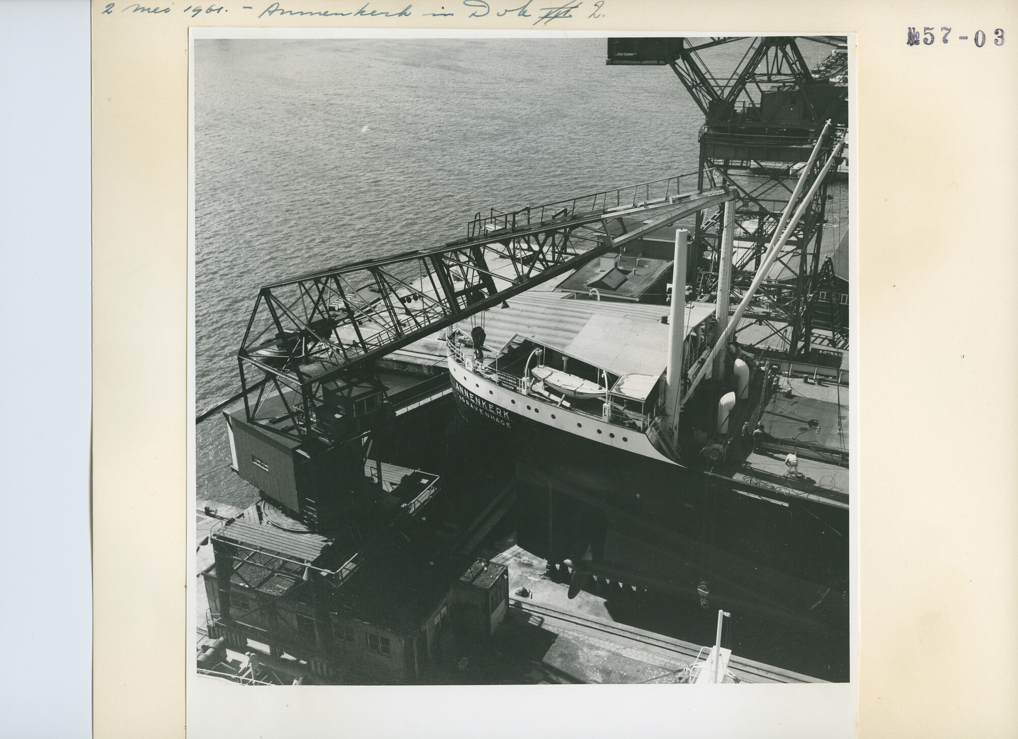 S.5444(3719)1; Foto van het vrachtschip ms. Annenkerk van de VNS; foto