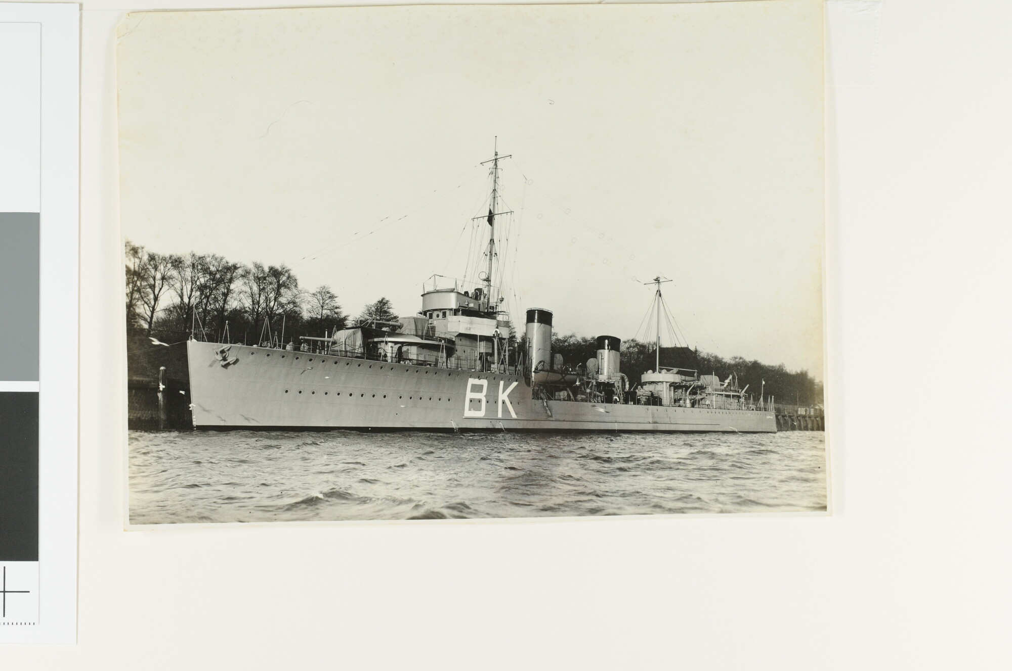 A.2867(01)044; De torpedobootjager Hr.Ms. 'Banckert', vlak na aflevering door bij Burgerhout's Machinefabriek en Scheepswerf aan de Koninklijke Marine; foto