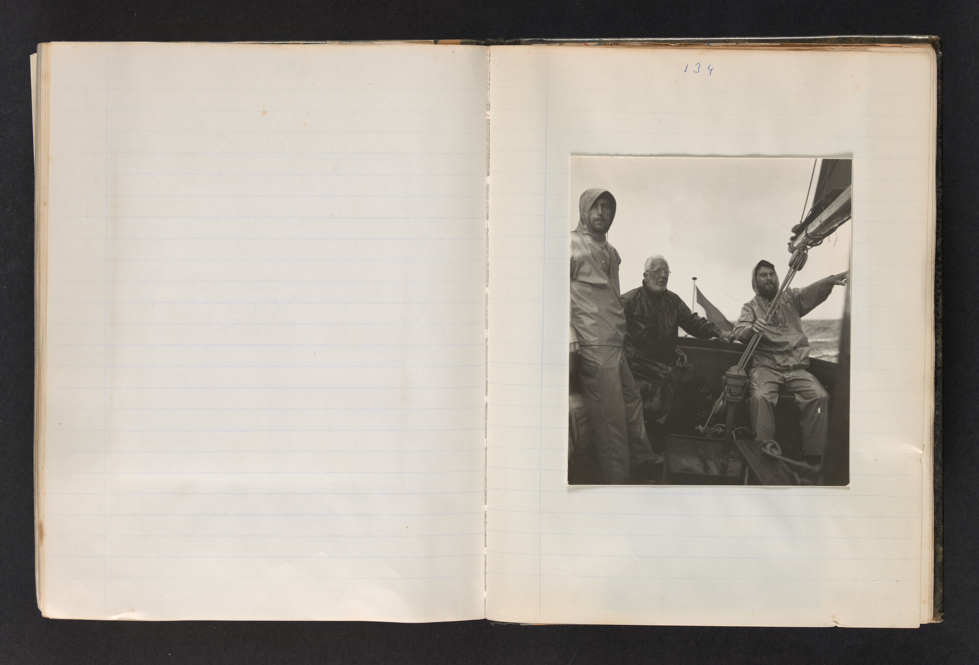 2017.0802; Logboek c.q. fotoalbum van reizen met zeeschouw Grutto (II) in Nederland, Duitsland en Denemarken, 1973-1974; logboek