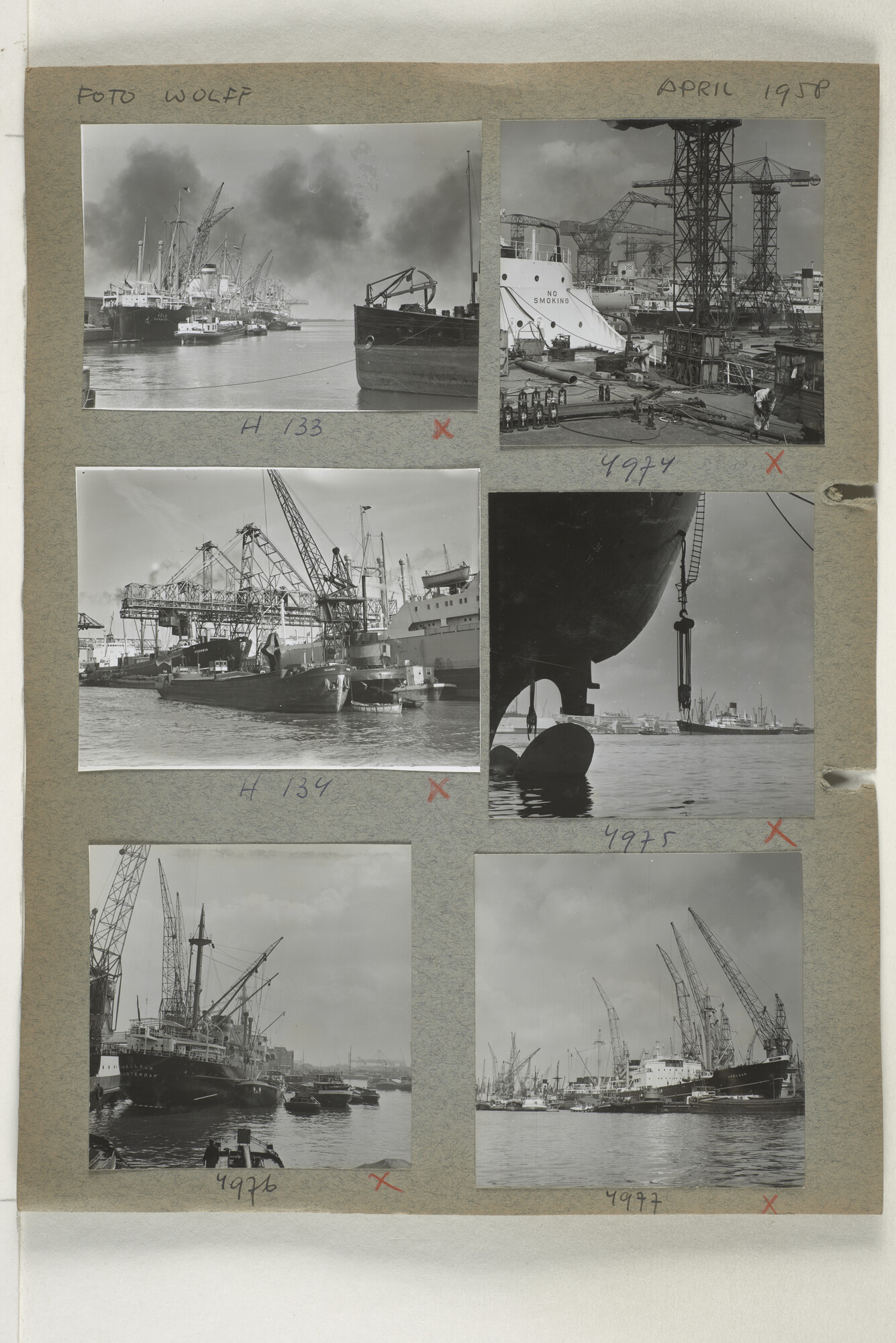 1998.2183; Omslag (voorheen ordner) met een grote hoeveelheid proef foto's van de haven en de stad van Amsterdam; omslag