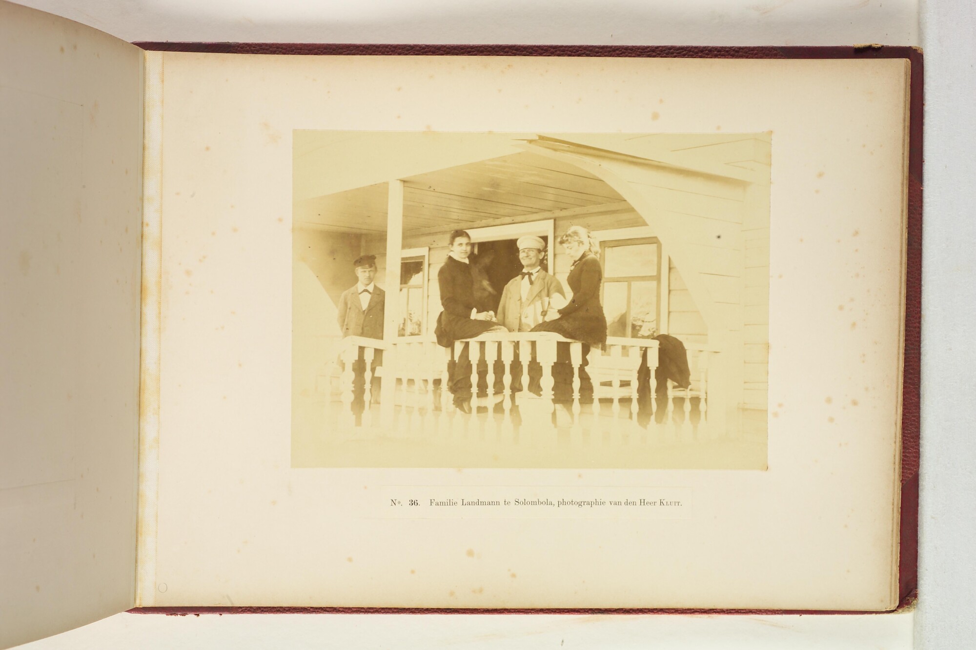 A.0345(06); Album met foto's van de Zesde Noordpoolexpeditie van de Willem Barents in 1883; fotoalbum
