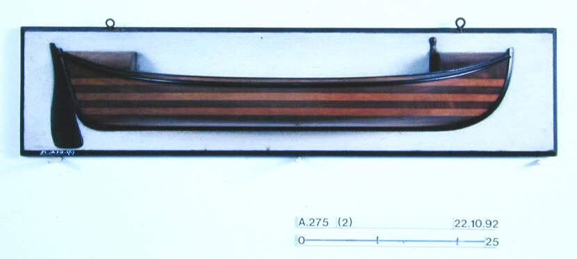 A.0275(02); Halfmodel van een strandreddingboot; scheepsmodel