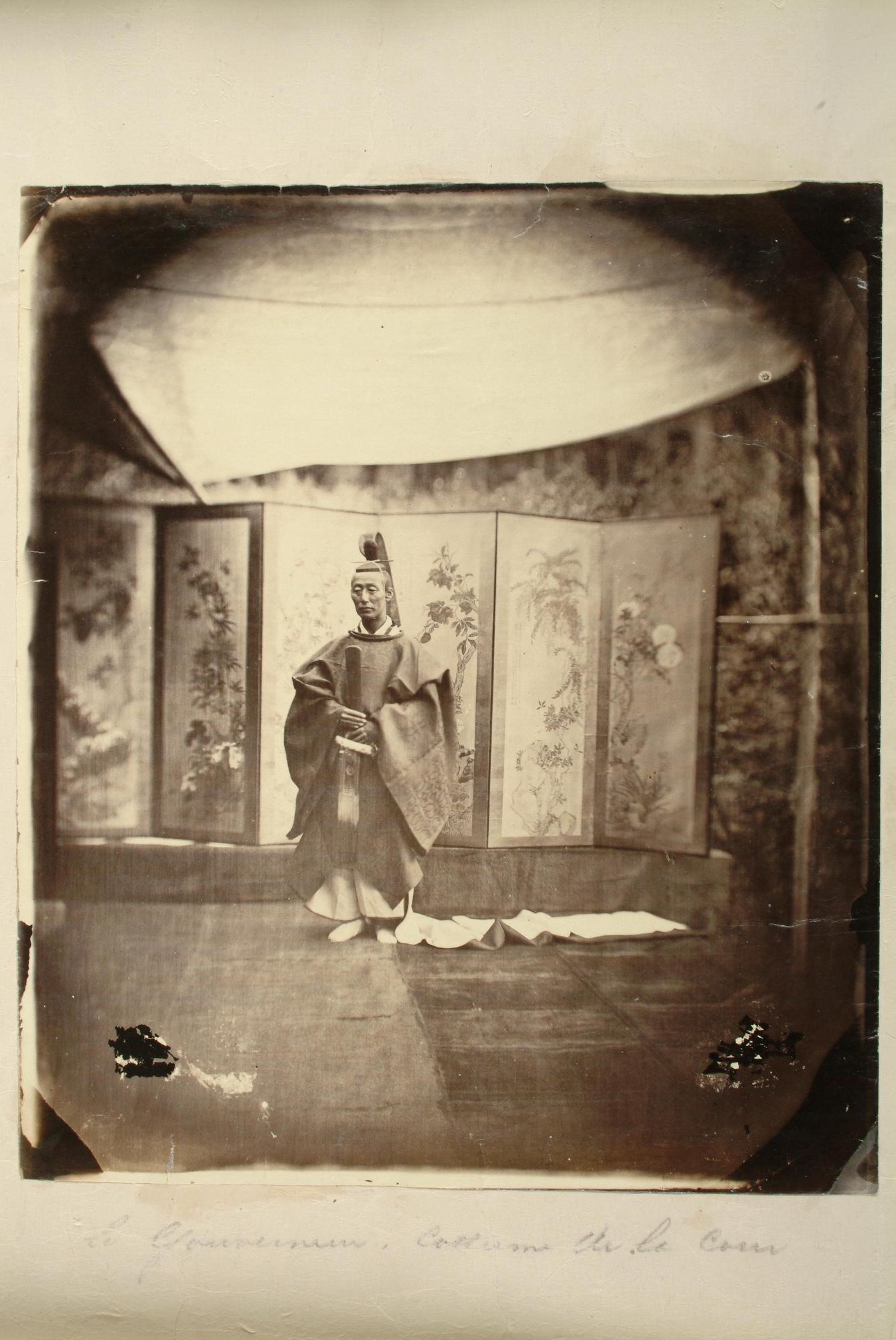 S.3628(02); Album nr. 1 uit een serie van drie van de Nederlandse consul in Japan Dirk de Graeff van Polsbroek; fotoalbum