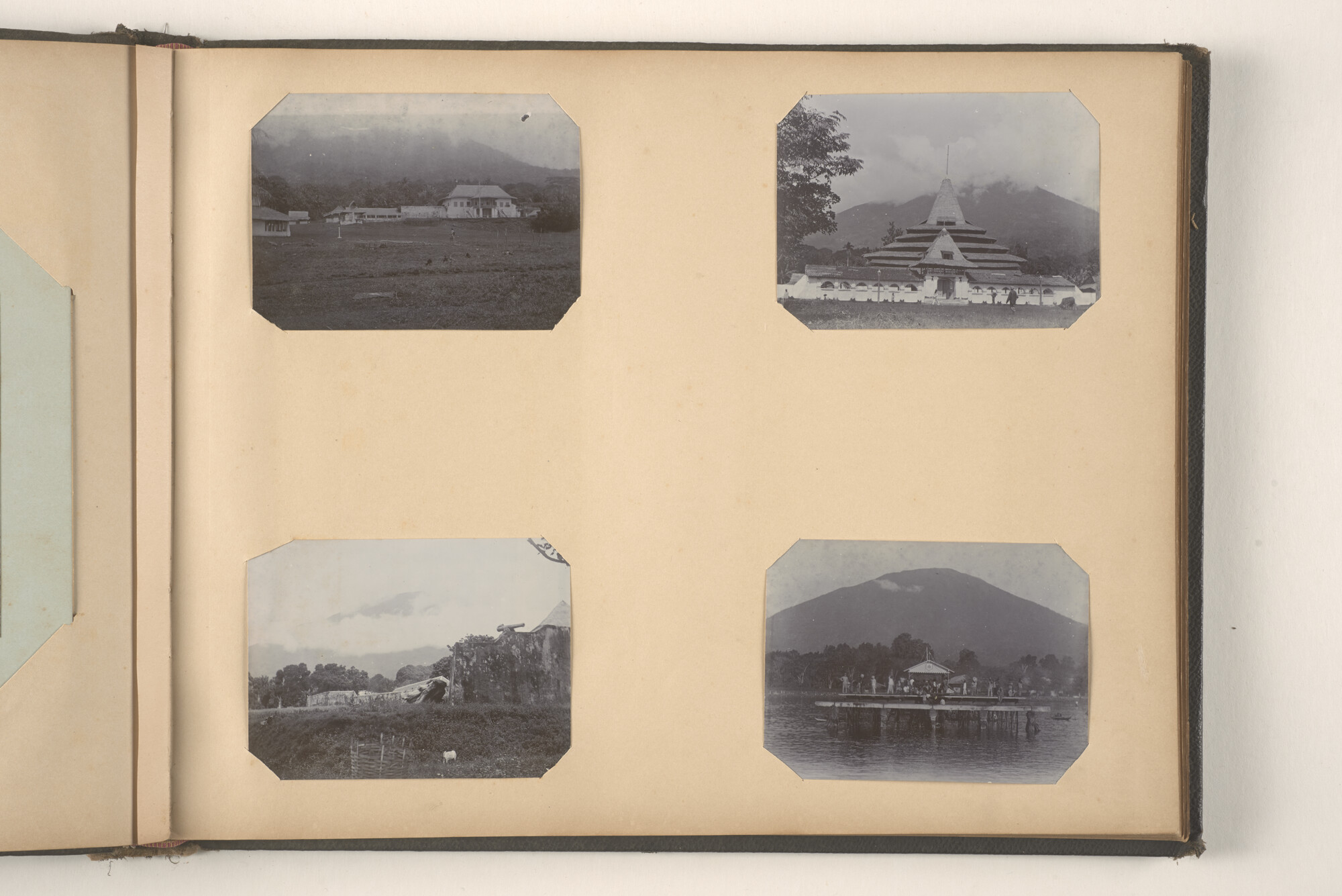 2015.0862; Fotoalbum met souvenirfoto’s verzameld tijdens de reizen van James Reginald Filz, 18 oktober 1901 t/m september 1904; fotoalbum