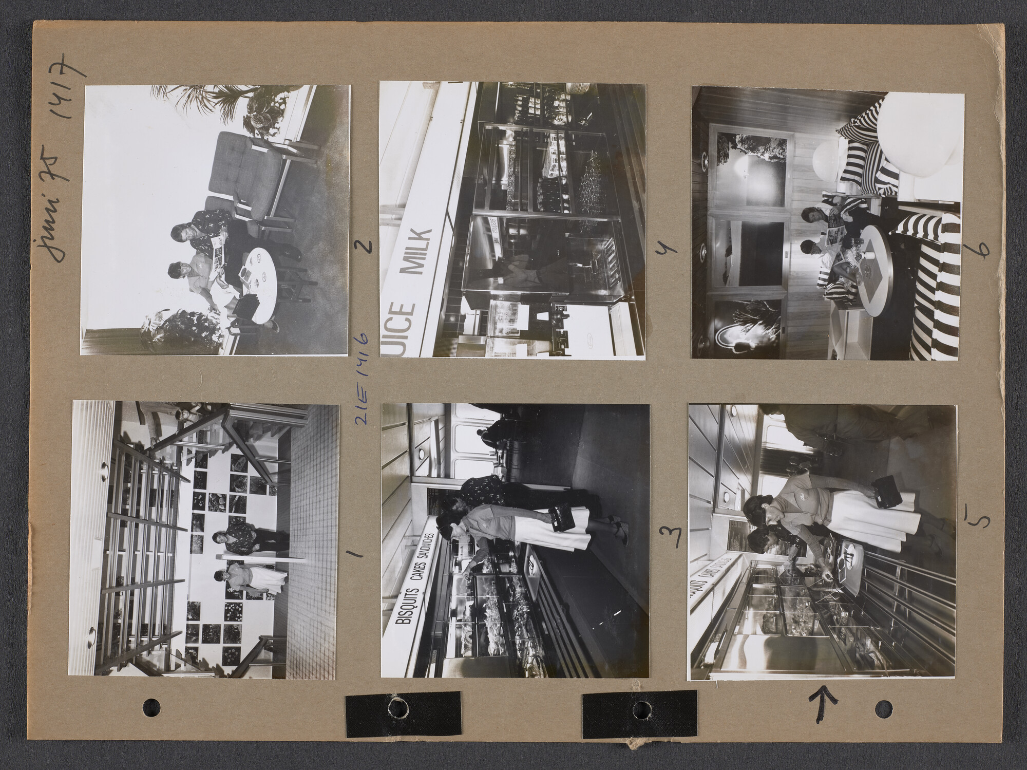 S.9102(36); Multomap met foto's door Ben Burgers, samengesteld door de Vereniging De Amsterdamsche Haven; foto
