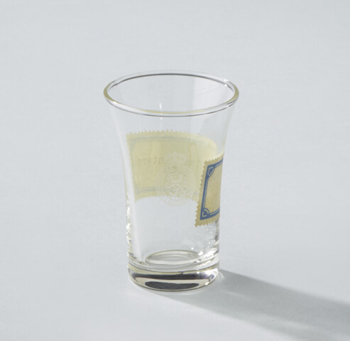 S.6483(2092); Bitterglas met op de kelk het logo van de Koninklijke Hollandsche Lloyd; drinkglas