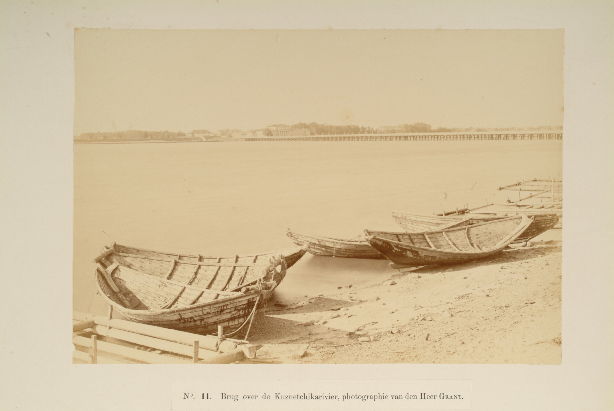 A.0345(06); Album met foto's van de Zesde Noordpoolexpeditie van de Willem Barents in 1883; fotoalbum