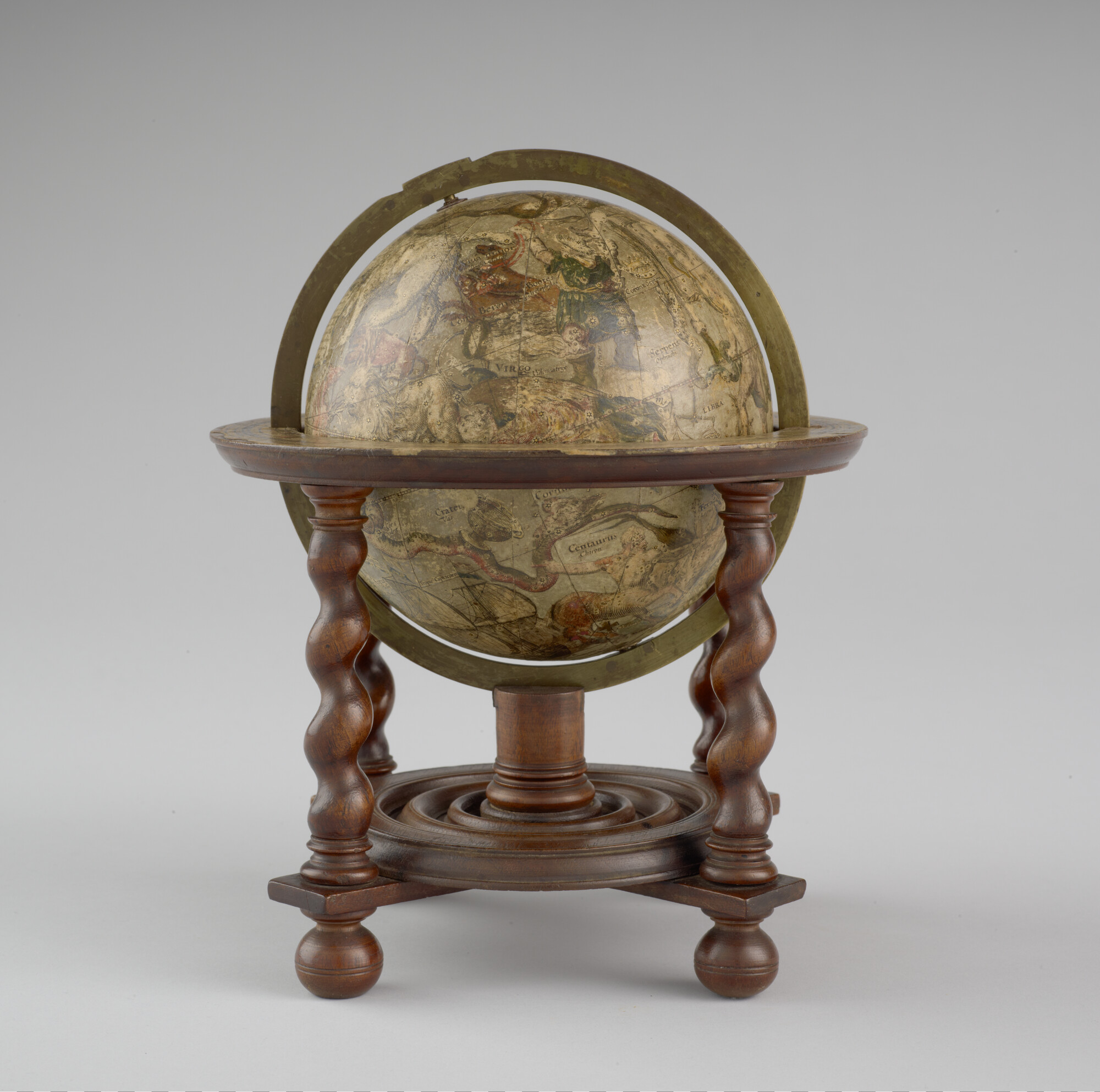 A.0233; Hemelglobe van 13,5 cm. in doorsnede door Willem Jansz. Blaeu, 1606 in de latere uitgave van na 1621; globe