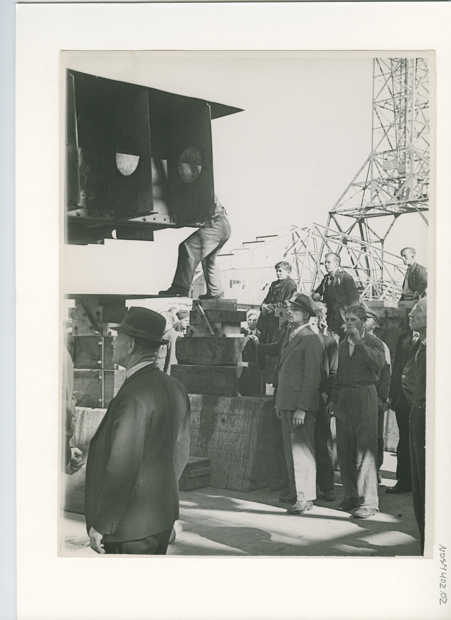 S.5444(1669)2; Foto van de kiellegging van het vracht-passagiersschip ms. Karaton; foto