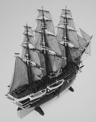 S.4763; Model van het korvet Nautilus van 7 stukken; scheepsmodel