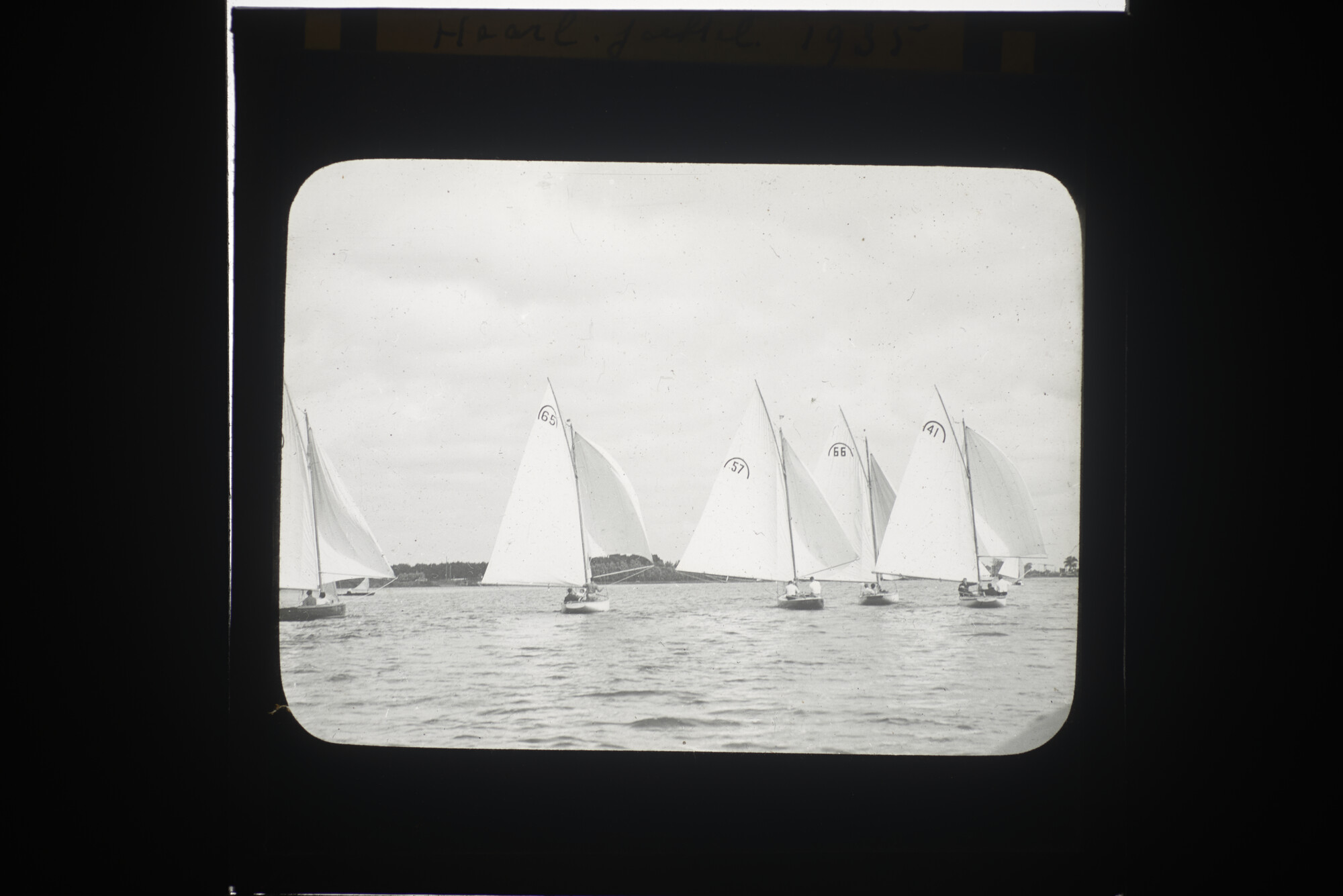 2014.0606; Vijftig lantaarnplaatjes met afbeeldingen van de Nederlandse watersport 1900-1935; lantaarnplaatje
