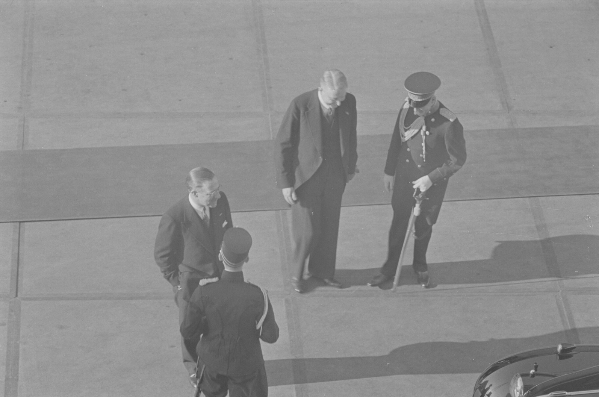 2015.1416; Negatief van Z.K.H. Prins Bernhard bij een officiële ontvangst; negatief
