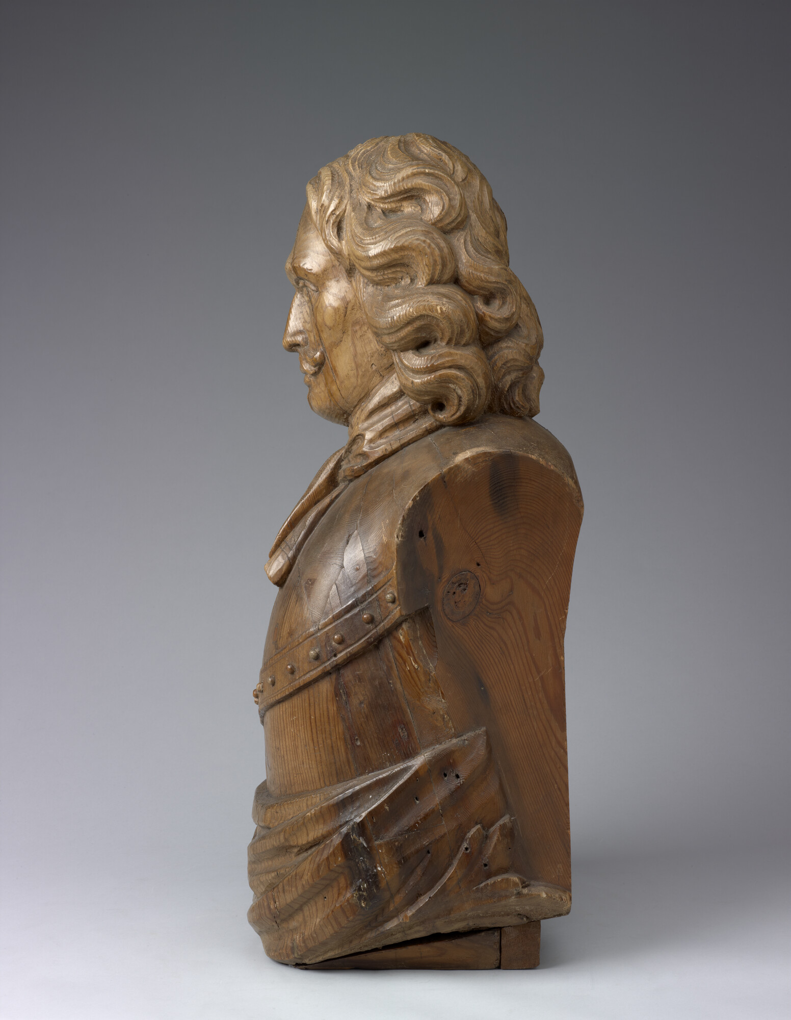 S.1277(07); Schegbeeld (buste) voorstellend Michiel Adriaansz. de Ruyter; boegversiering