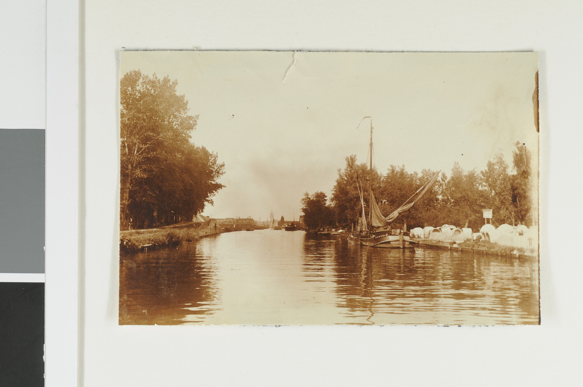 S.4834(04); Foto's uit een album van de vakantiereis met het boeierjacht 'De Kampioen'; fotoreportage